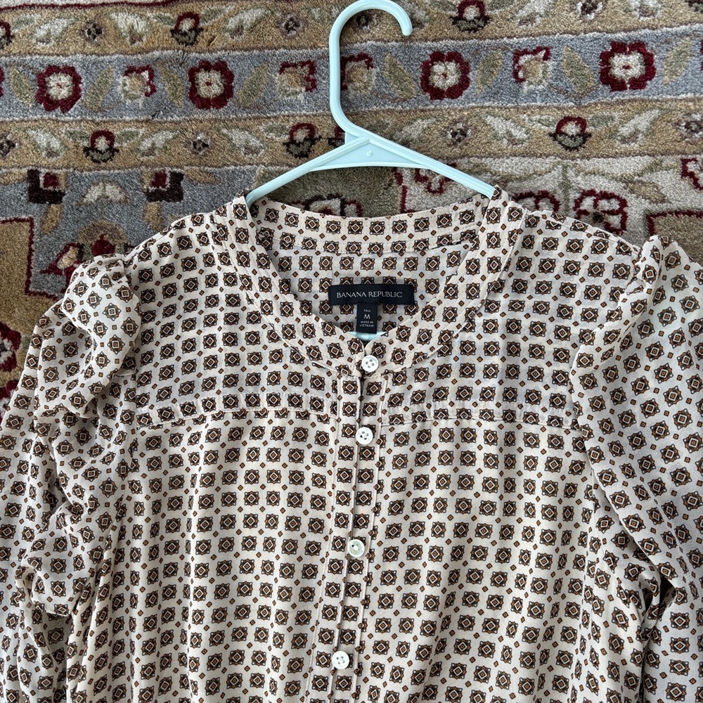 Banana Republic Beige Patterned Button-Up maxi dress new without tag